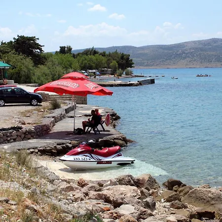 Apartamento For Families With Children Starigrad, Paklenica - 25484