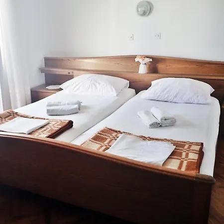 For Families With Children Starigrad, Paklenica - 25484 Apartamento Starigrad Paklenica