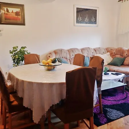 Apartamento For Families With Children Starigrad, Paklenica - 25484 *